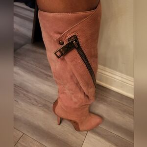 #77 Unique leather and suede boots
